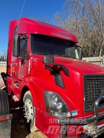 Volvo VNL64T670 Vlačilci