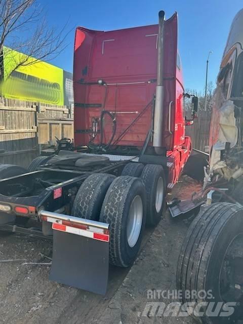 Volvo VNL64T670 Vlačilci