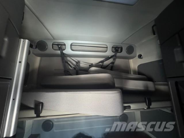 Volvo VNL64T670 Vlačilci