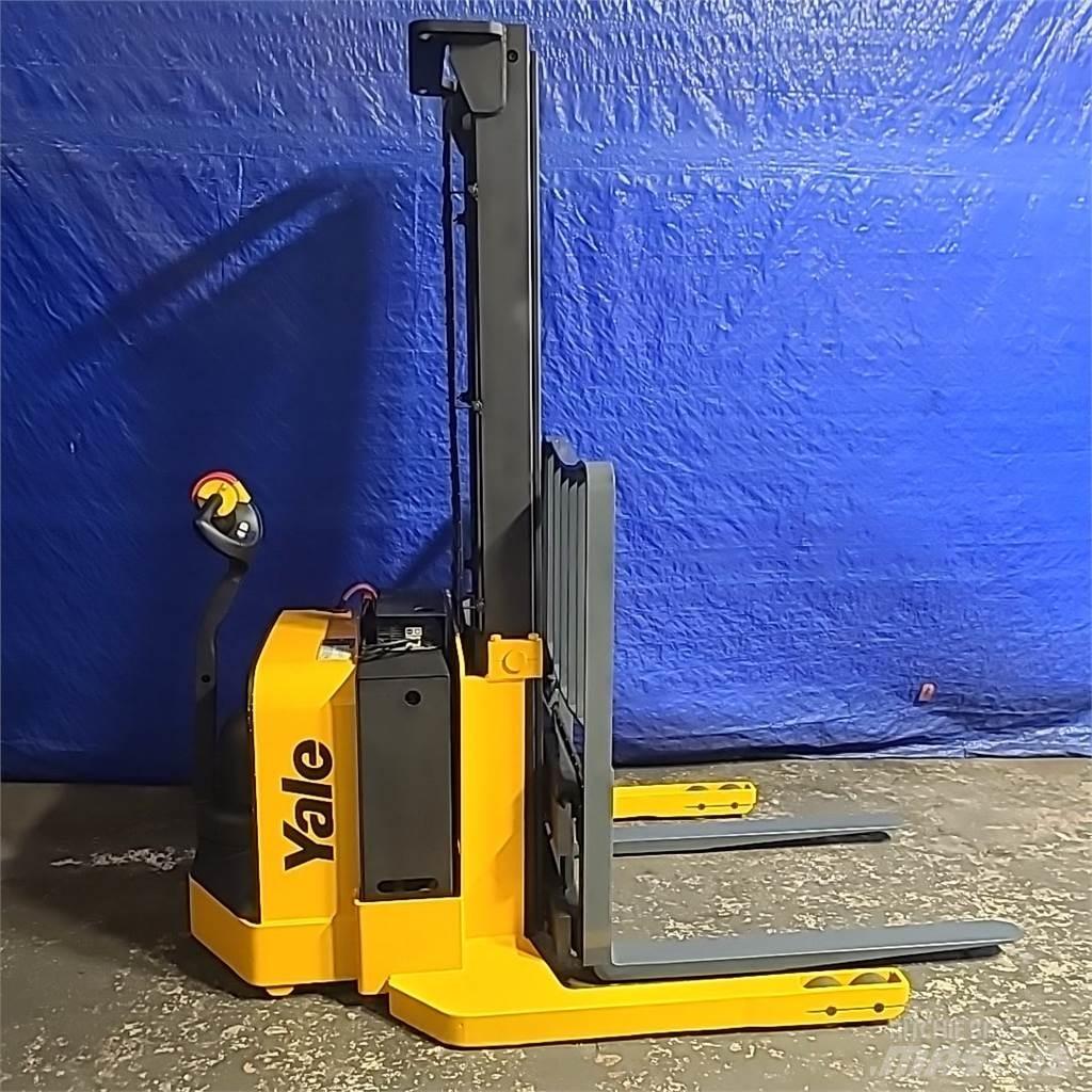 Yale MSW040 Samopogonski ročni viličarji