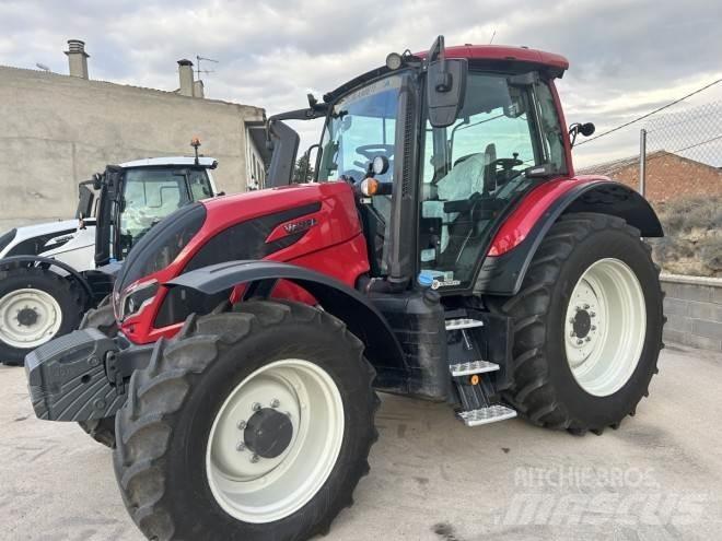 Valtra N135A Traktorji