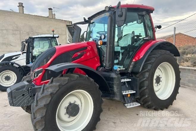 Valtra N135A Traktorji