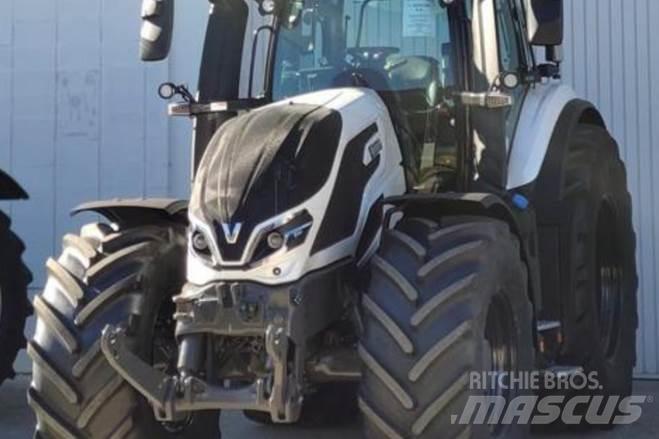 Valtra Q305 Traktorji