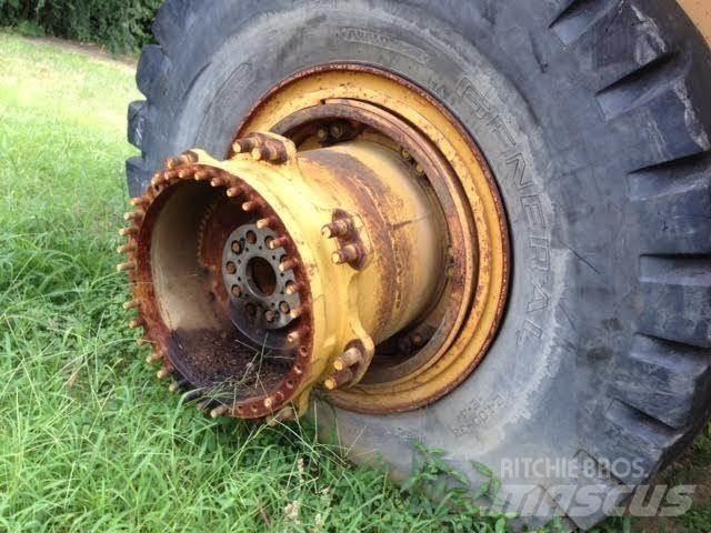 CAT 773B Zglobni demperji