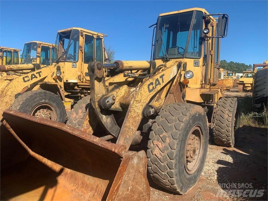 CAT 926E Kolesni nakladalci