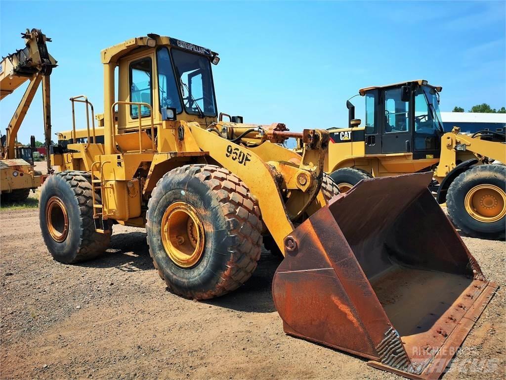 CAT 950F Kolesni nakladalci