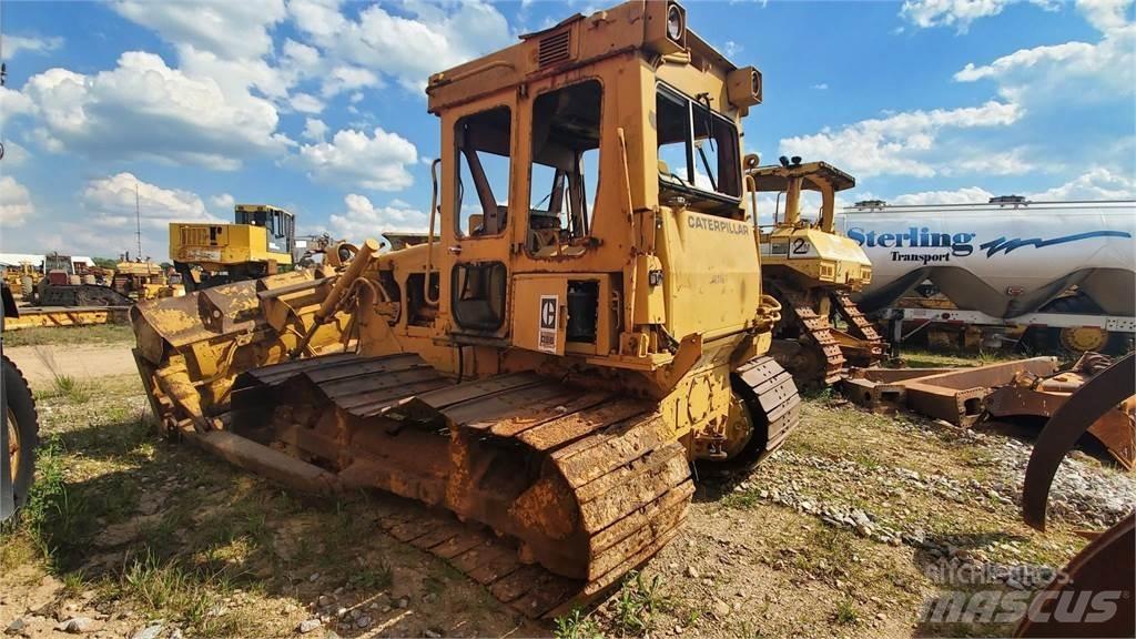 CAT D5B Buldožerji goseničarji