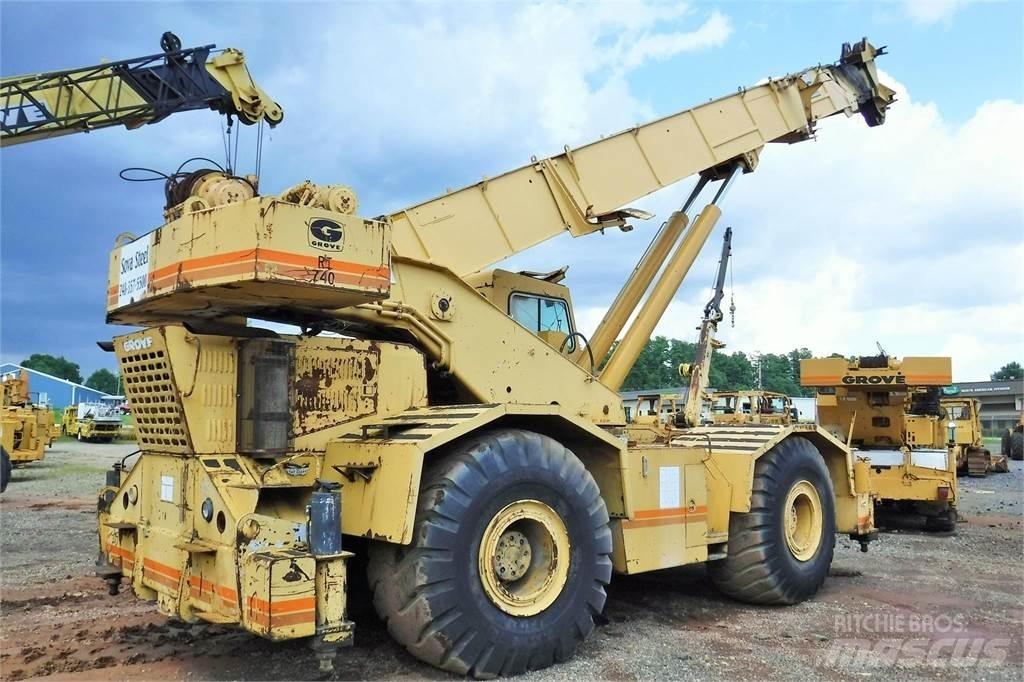 Grove RT740 Avtodvigala
