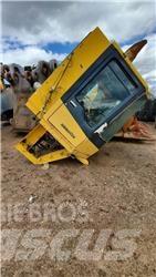 Komatsu WA1200 Kabine in notranjost