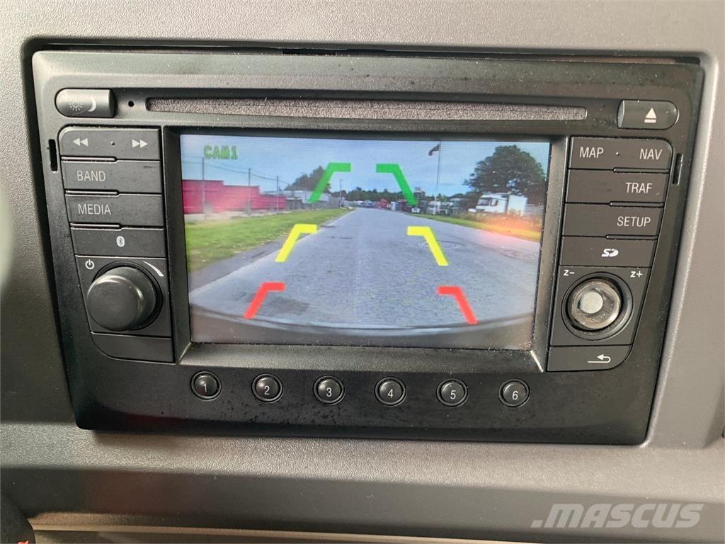 DAF LF210 4x2 FA Tovornjaki z žerjavom