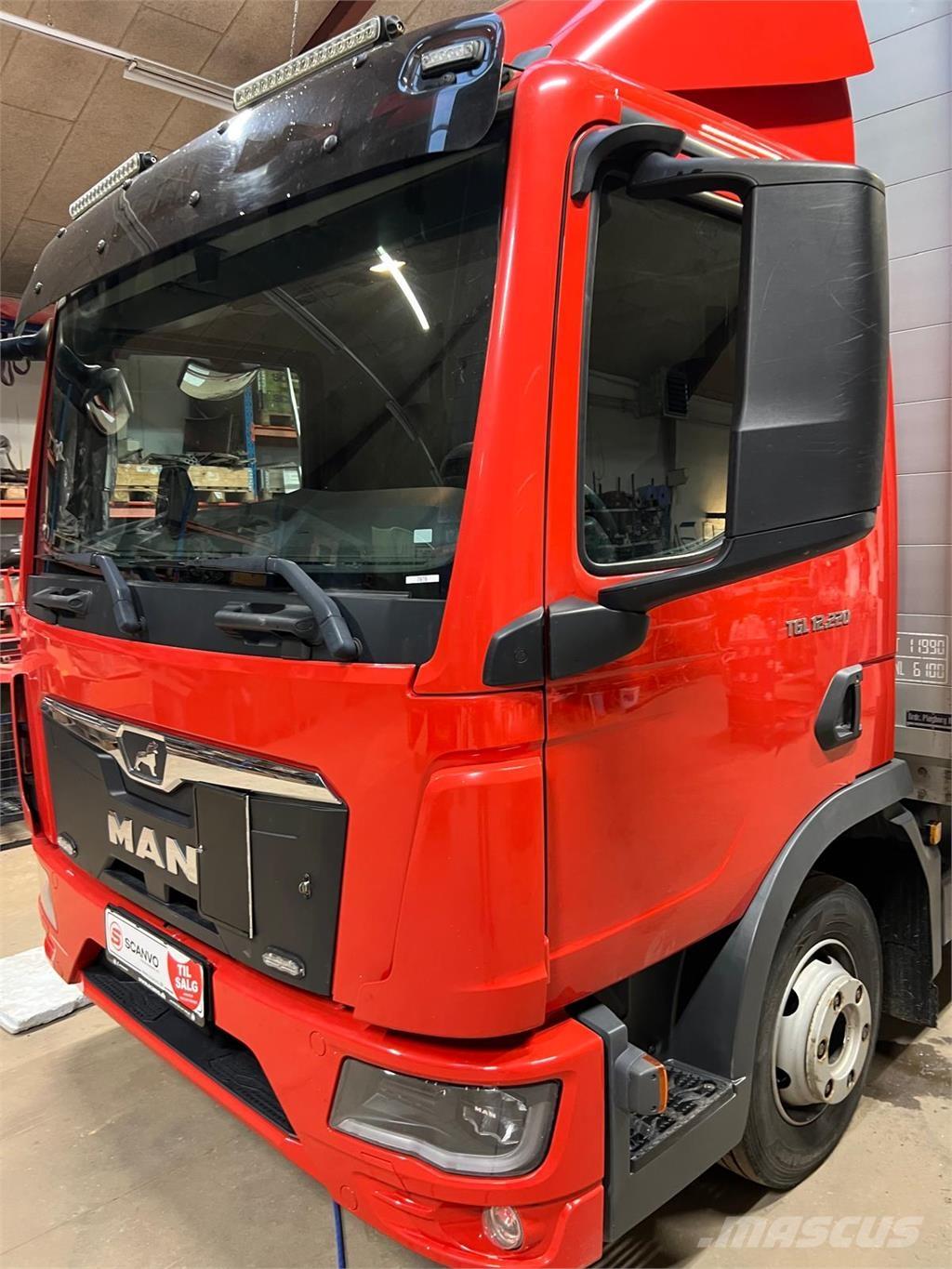 MAN TGL 12-220 BL Tovornjaki s ponjavo