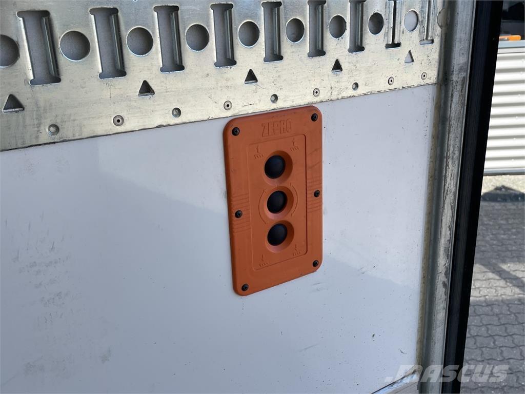 Renault D280 Premium Tovornjaki zabojniki