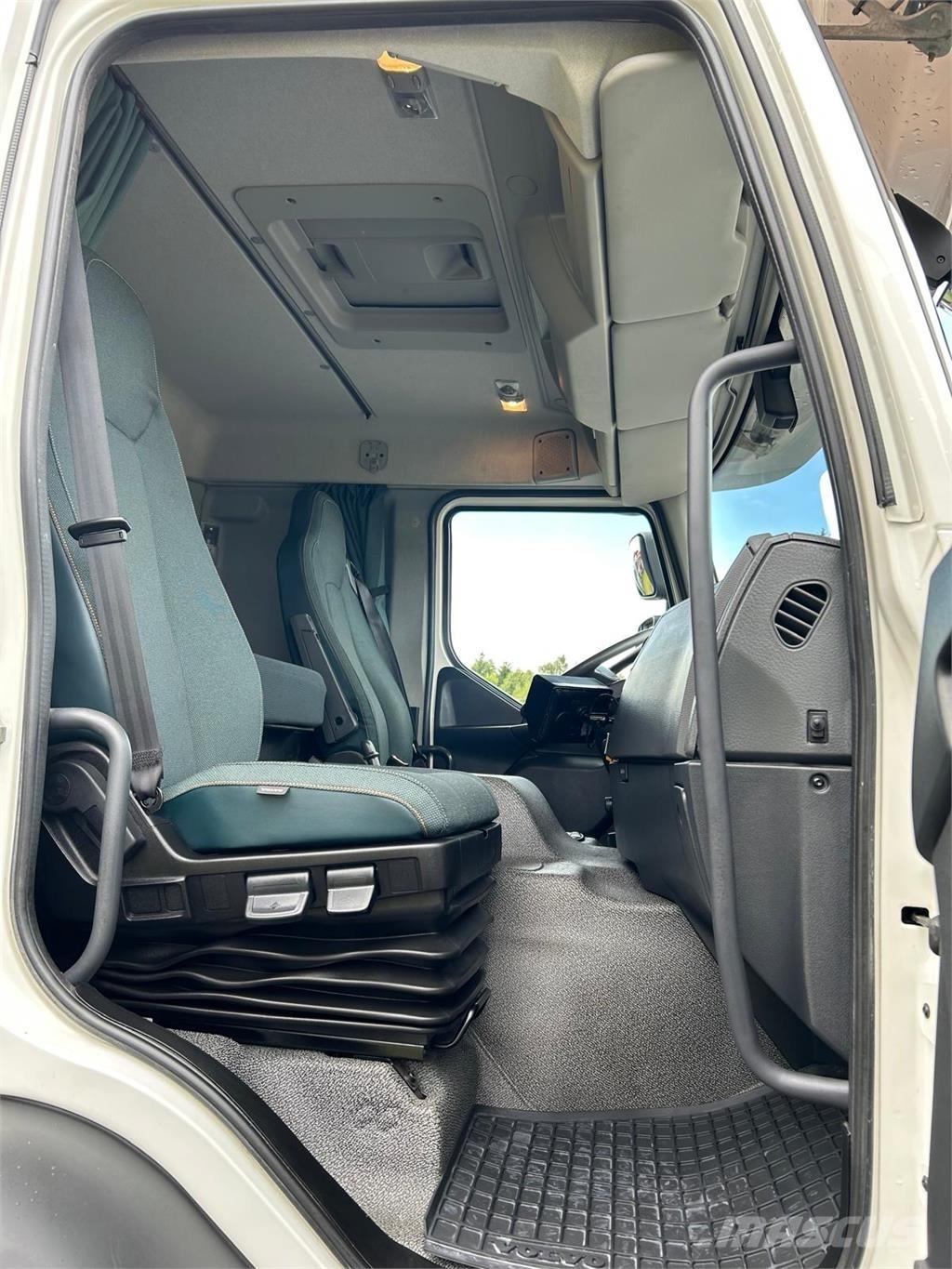 Volvo FE 320 18 ton Tovornjaki zabojniki