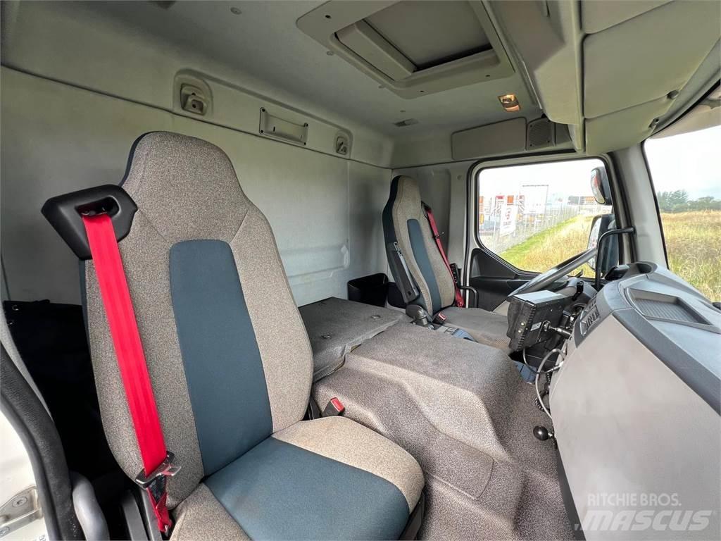 Volvo FE320 6x2*4 Tovornjaki zabojniki