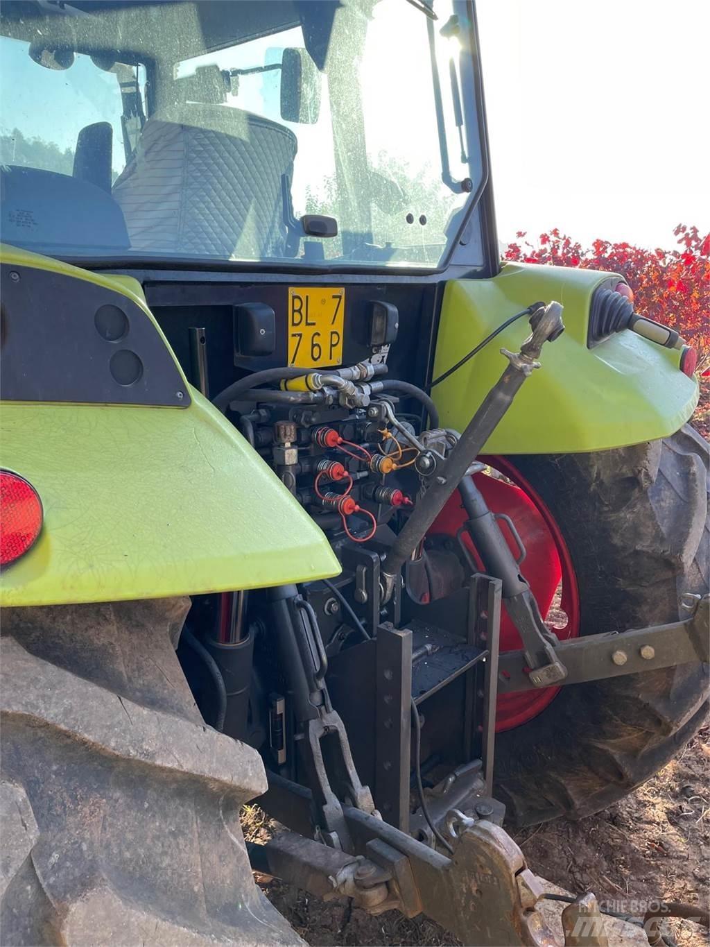 CLAAS AXOS 340 Traktorji