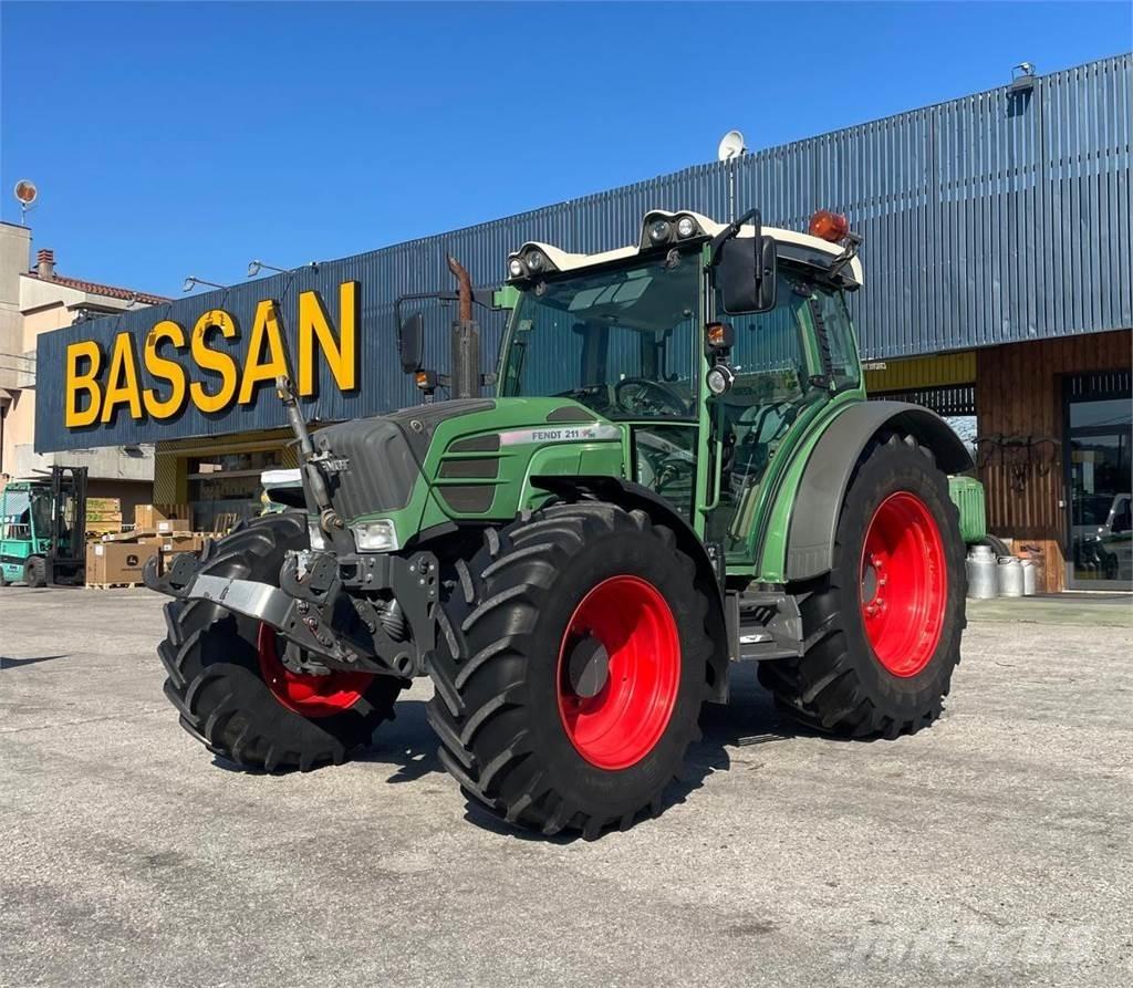 Fendt 211 VARIO Traktorji