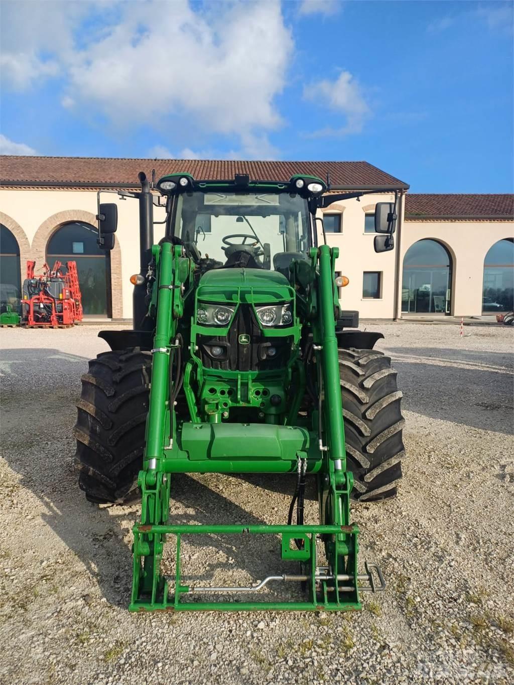 John Deere 6110 R Traktorji
