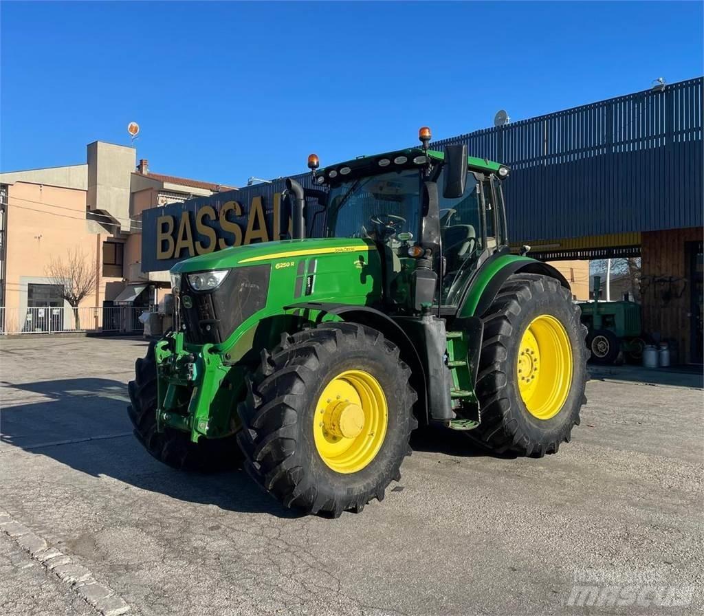 John Deere 6250 R Traktorji