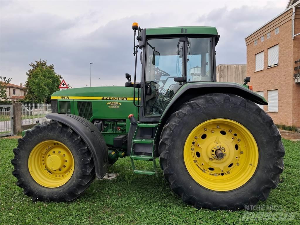 John Deere 7710 Traktorji