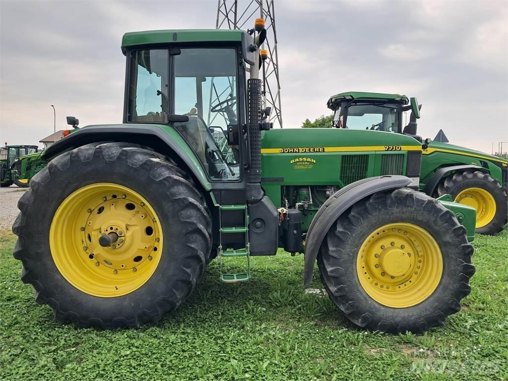 John Deere 7710 Traktorji