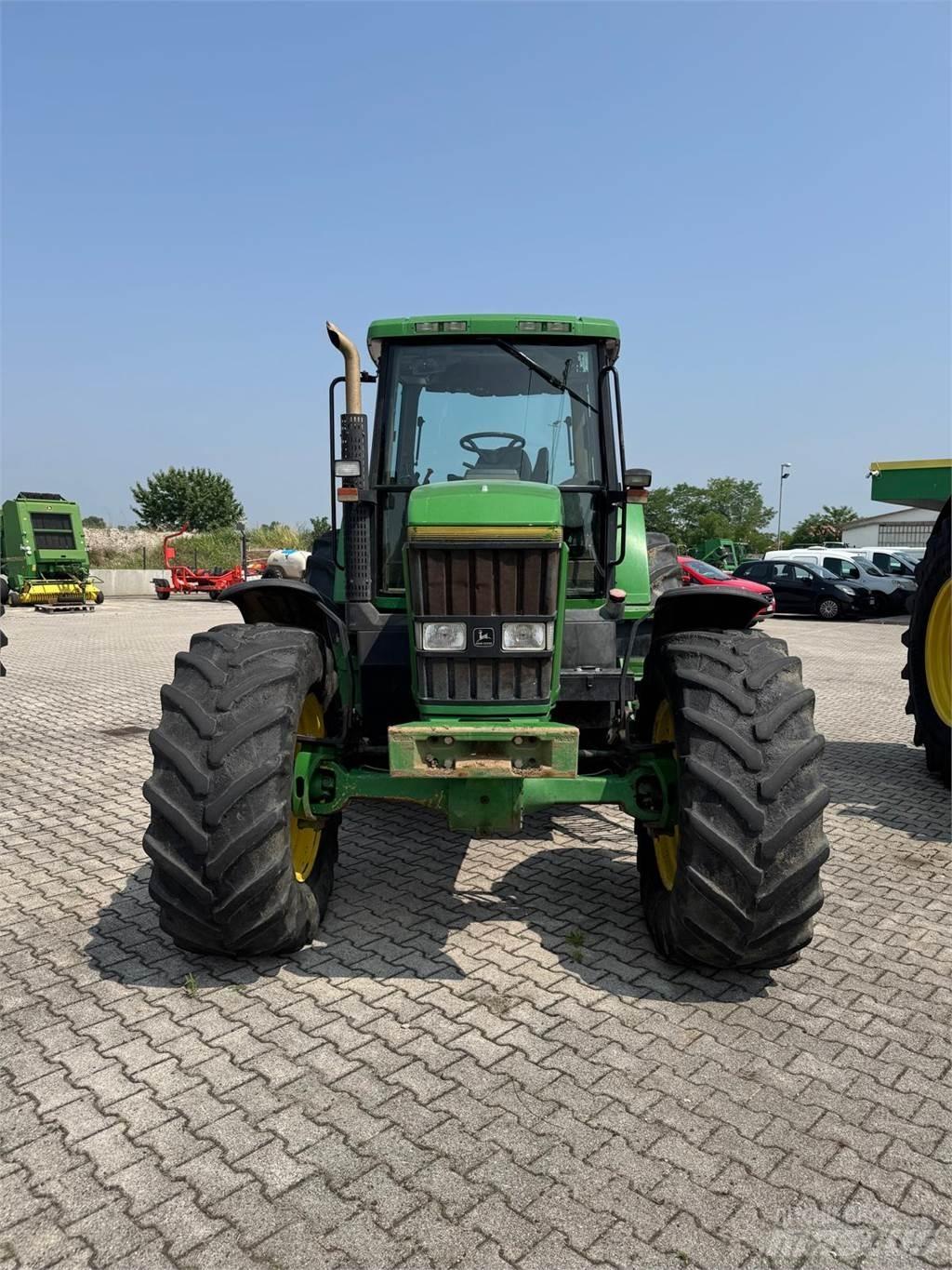 John Deere 7800 Traktorji