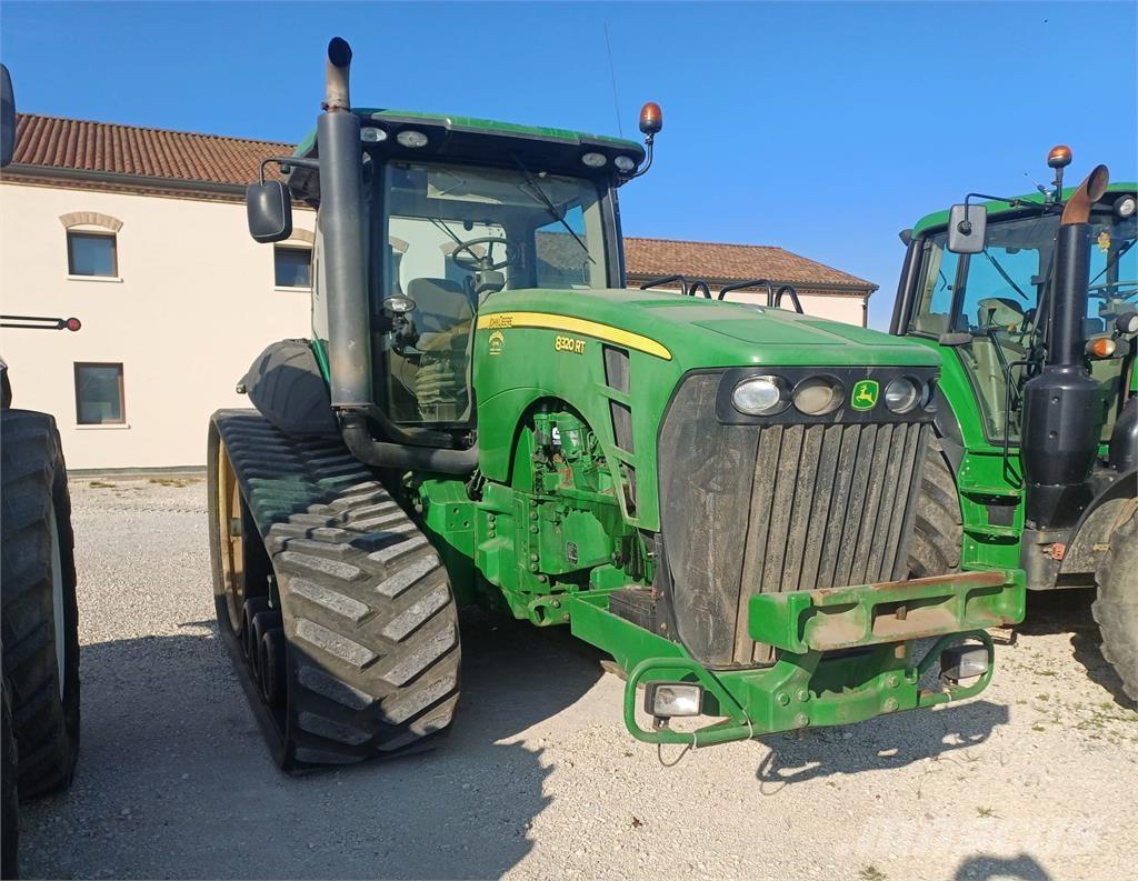 John Deere 8320 RT Traktorji