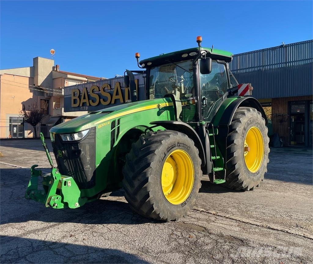 John Deere 8370 R Traktorji