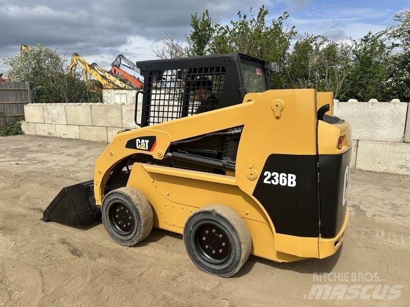 CAT 236B Drugo