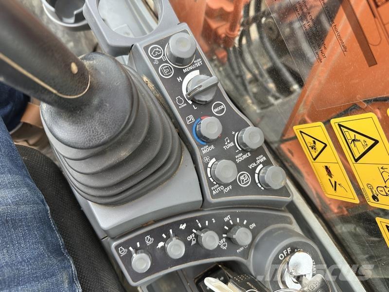 Hitachi ZX130 Bagri goseničarji