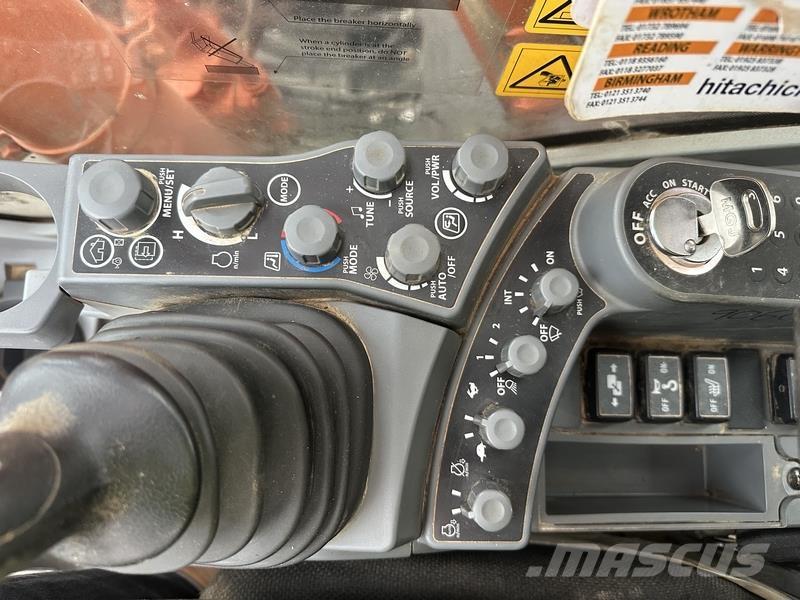 Hitachi ZX130 Bagri goseničarji