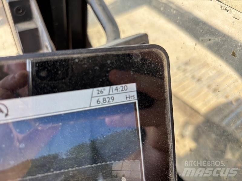 JCB 220X L 4F Bagri goseničarji