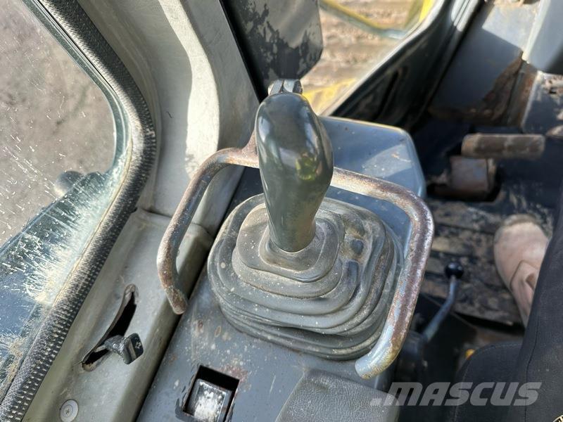 Komatsu D41E-6 Buldožerji goseničarji