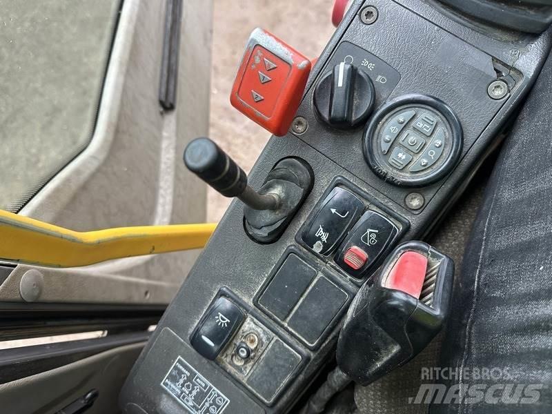 Volvo EW140 Bagri na kolesih