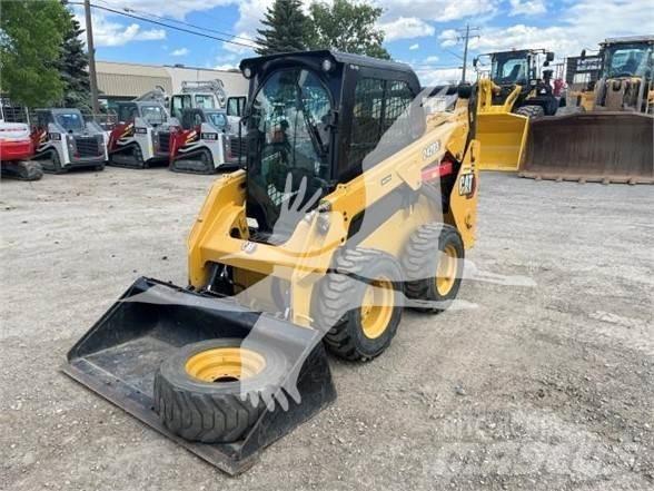 CAT 242D3 Skid steer mini nakladalci