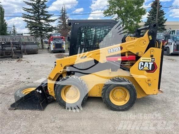 CAT 242D3 Skid steer mini nakladalci