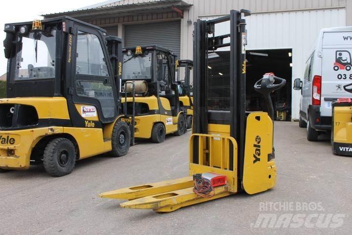 Yale MS10AC Ročni električni viličar
