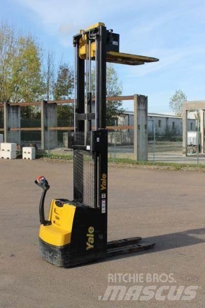 Yale MS12AC Ročni električni viličar