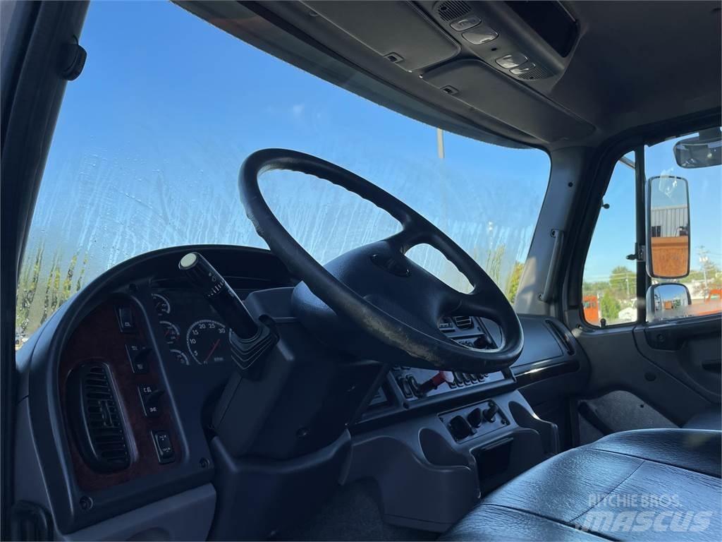 Freightliner 114SD Tovornjaki-šasije