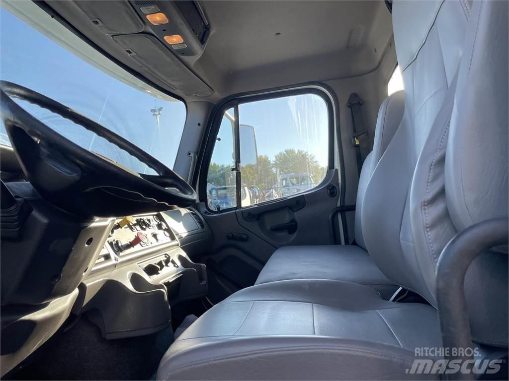Freightliner 114SD Drugi tovornjaki