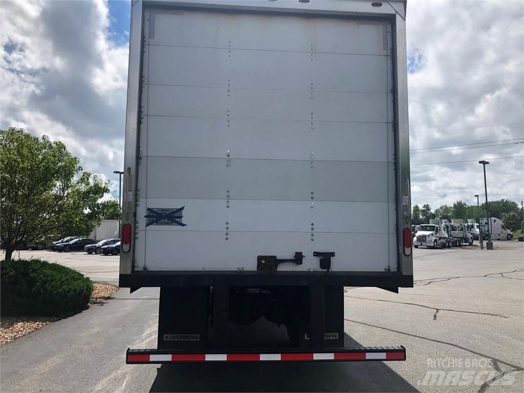 Freightliner M2 106 Tovornjaki zabojniki