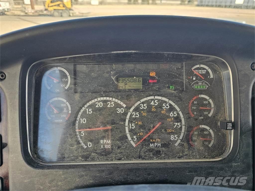 Freightliner M2 106 Vlačilci