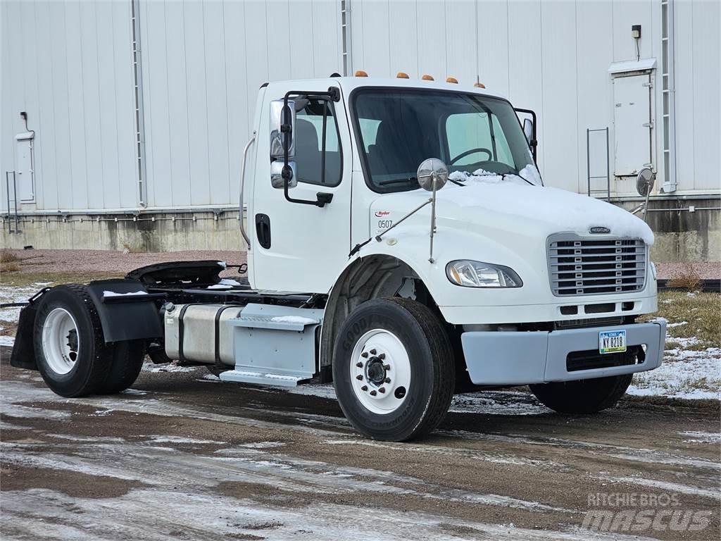 Freightliner M2 106 Vlačilci