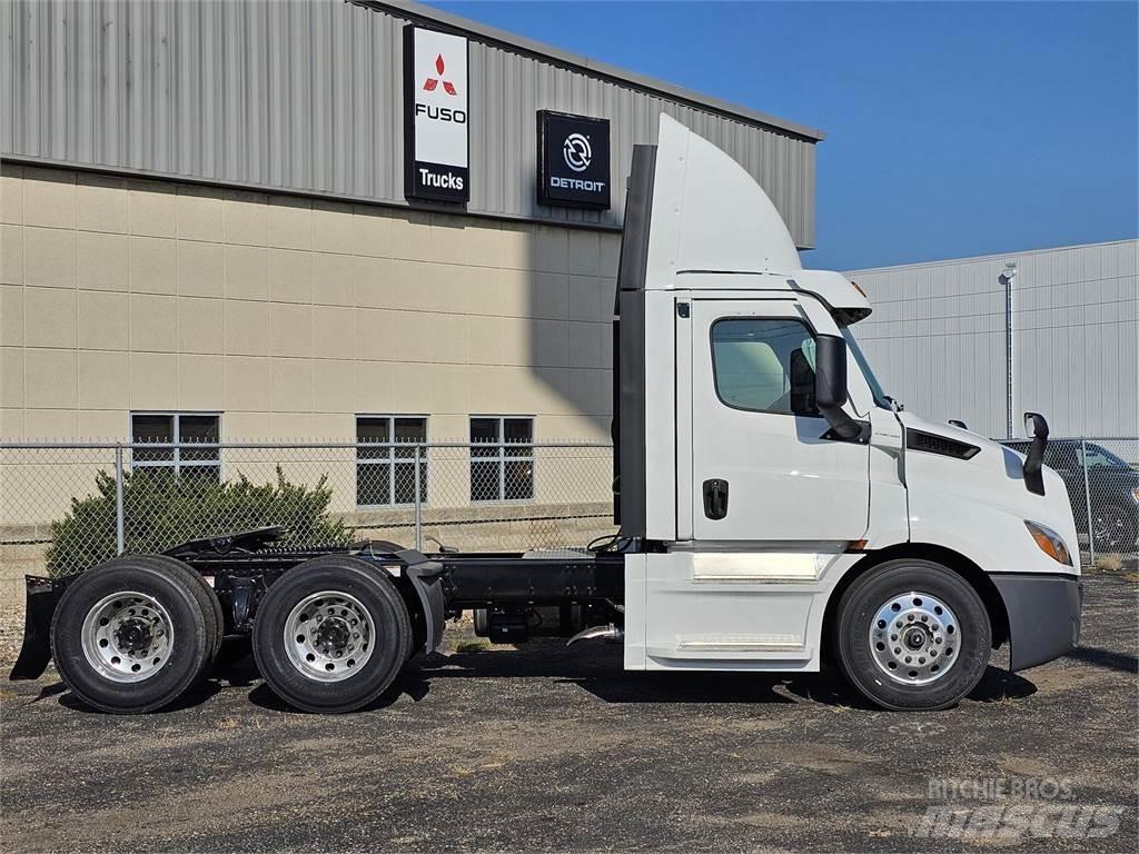 Freightliner PE116DC Vlačilci