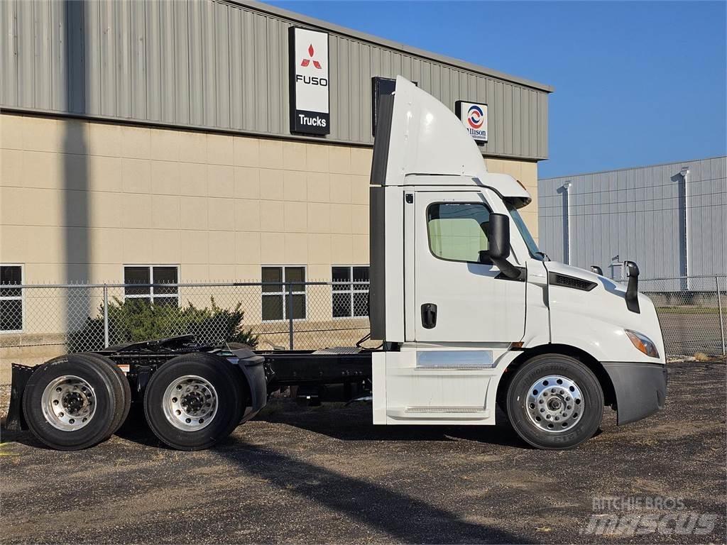 Freightliner PE116DC Vlačilci
