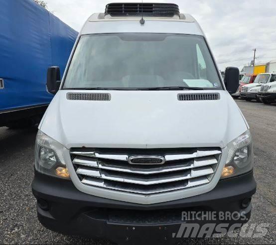Freightliner sprinter Tovornjaki zabojniki