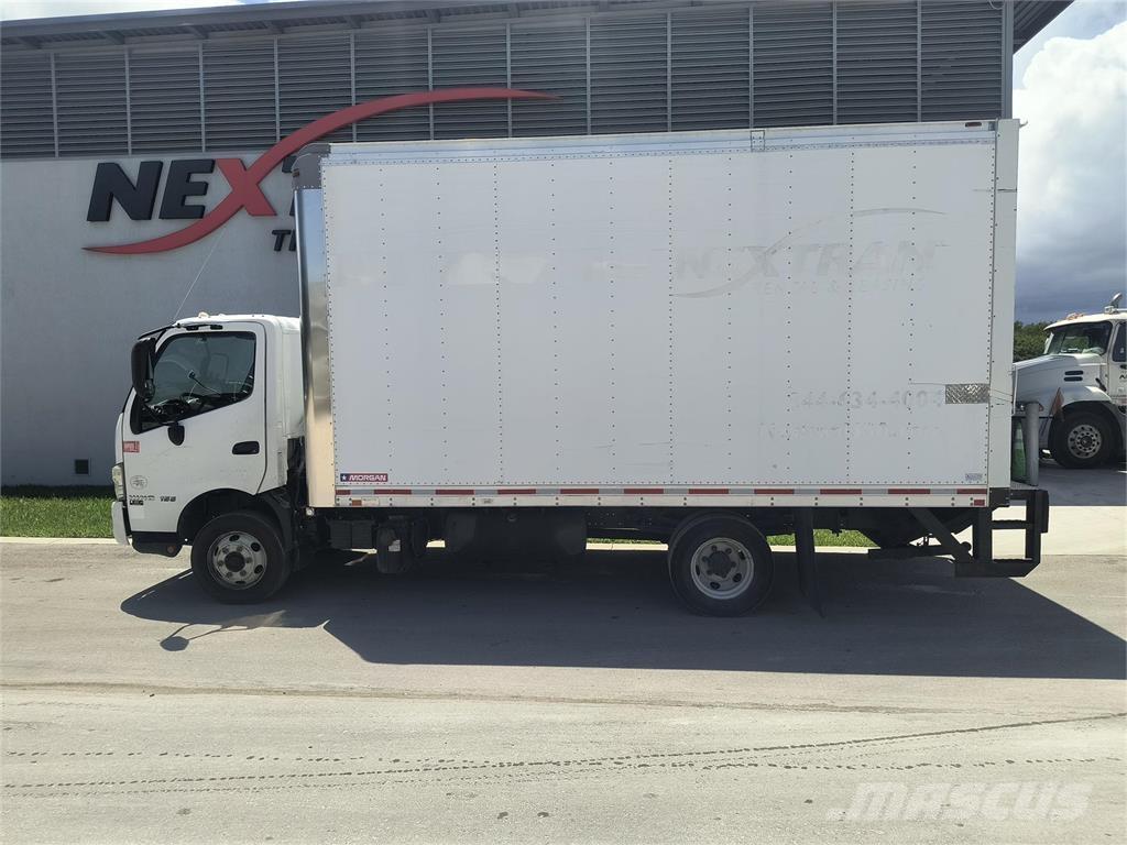Hino 155 Tovornjaki zabojniki
