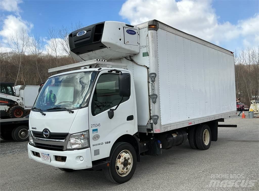 Hino 195 Tovornjaki zabojniki