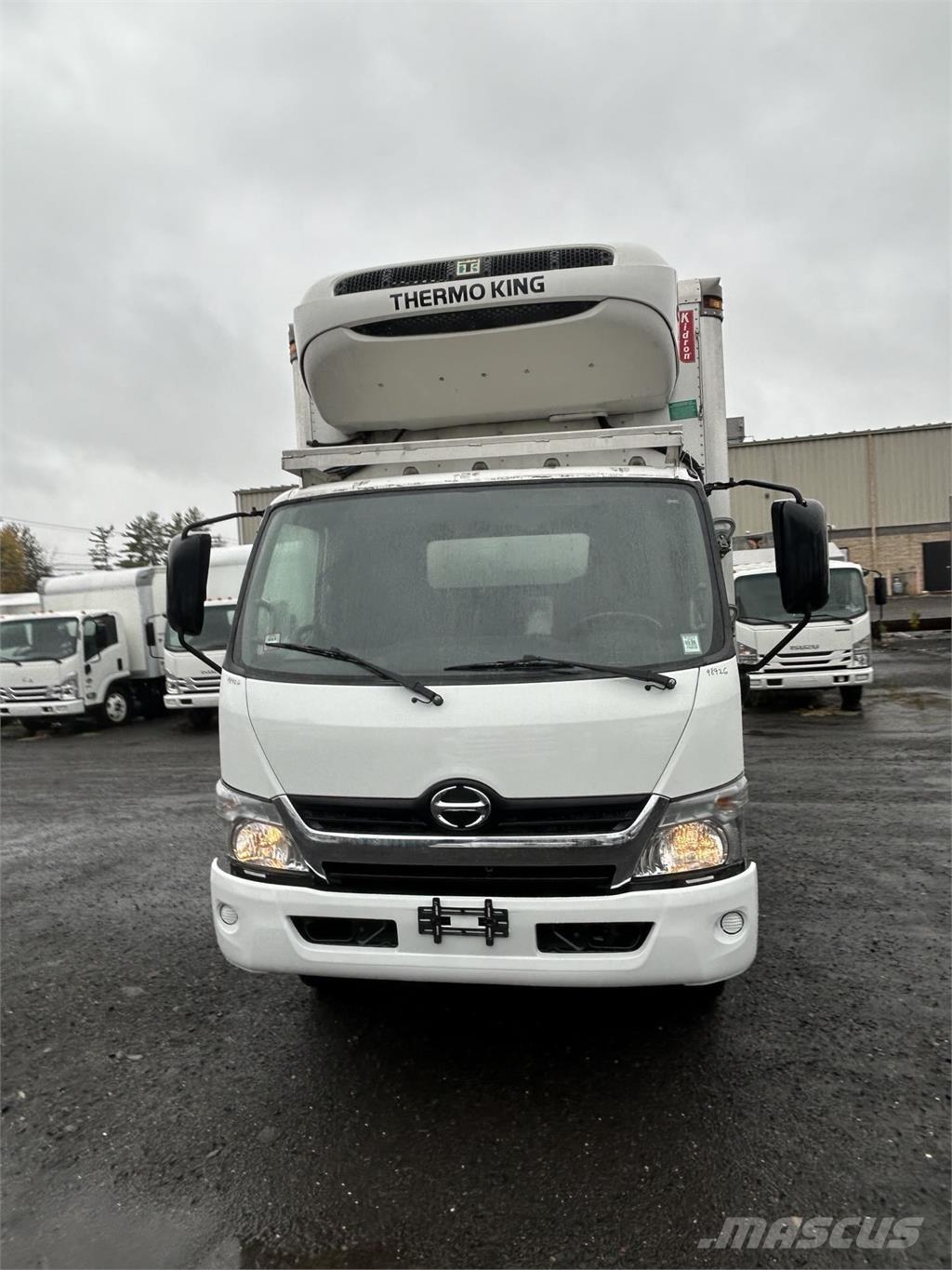 Hino 195 Tovornjaki zabojniki