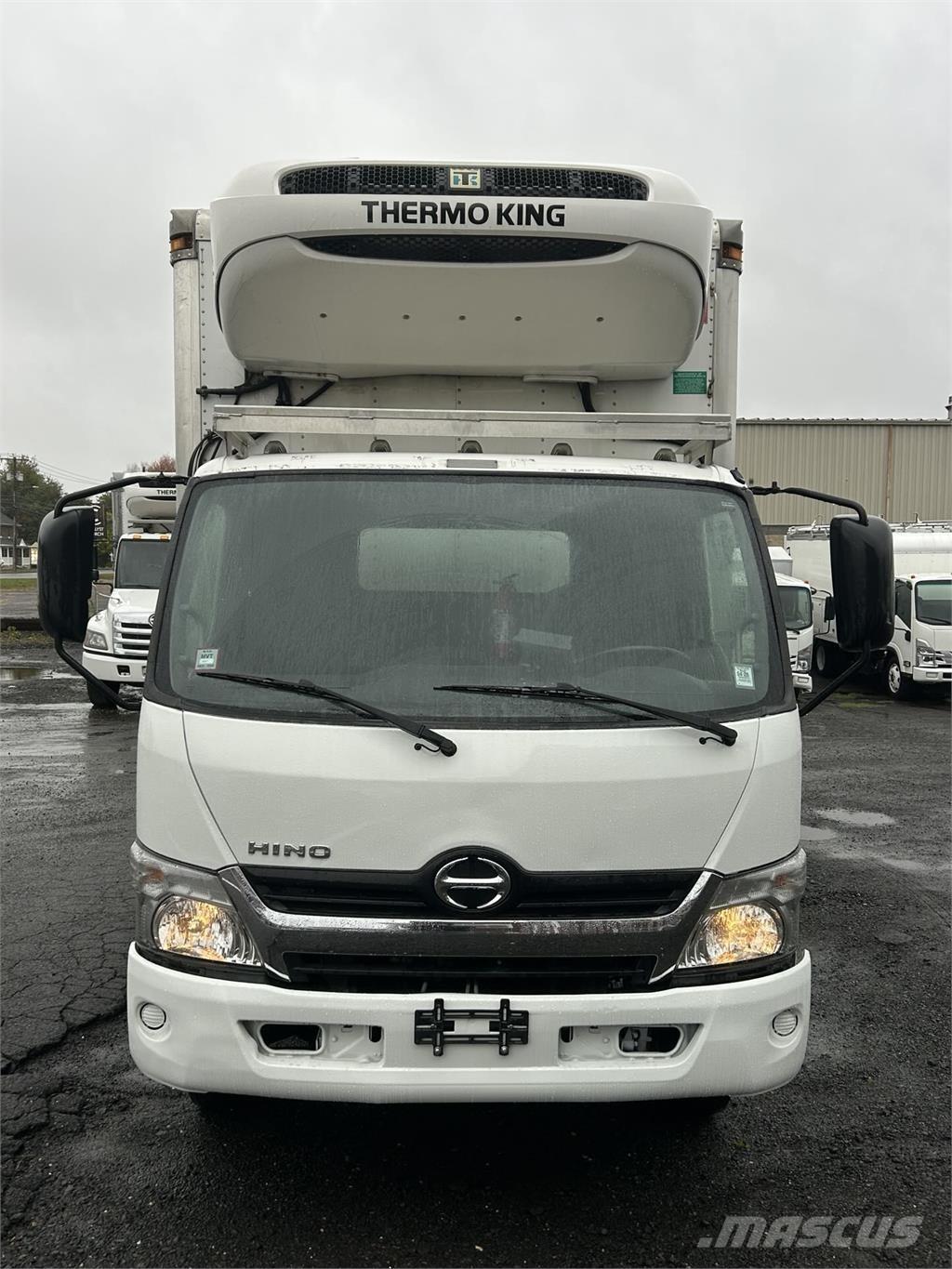 Hino 195 Tovornjaki zabojniki