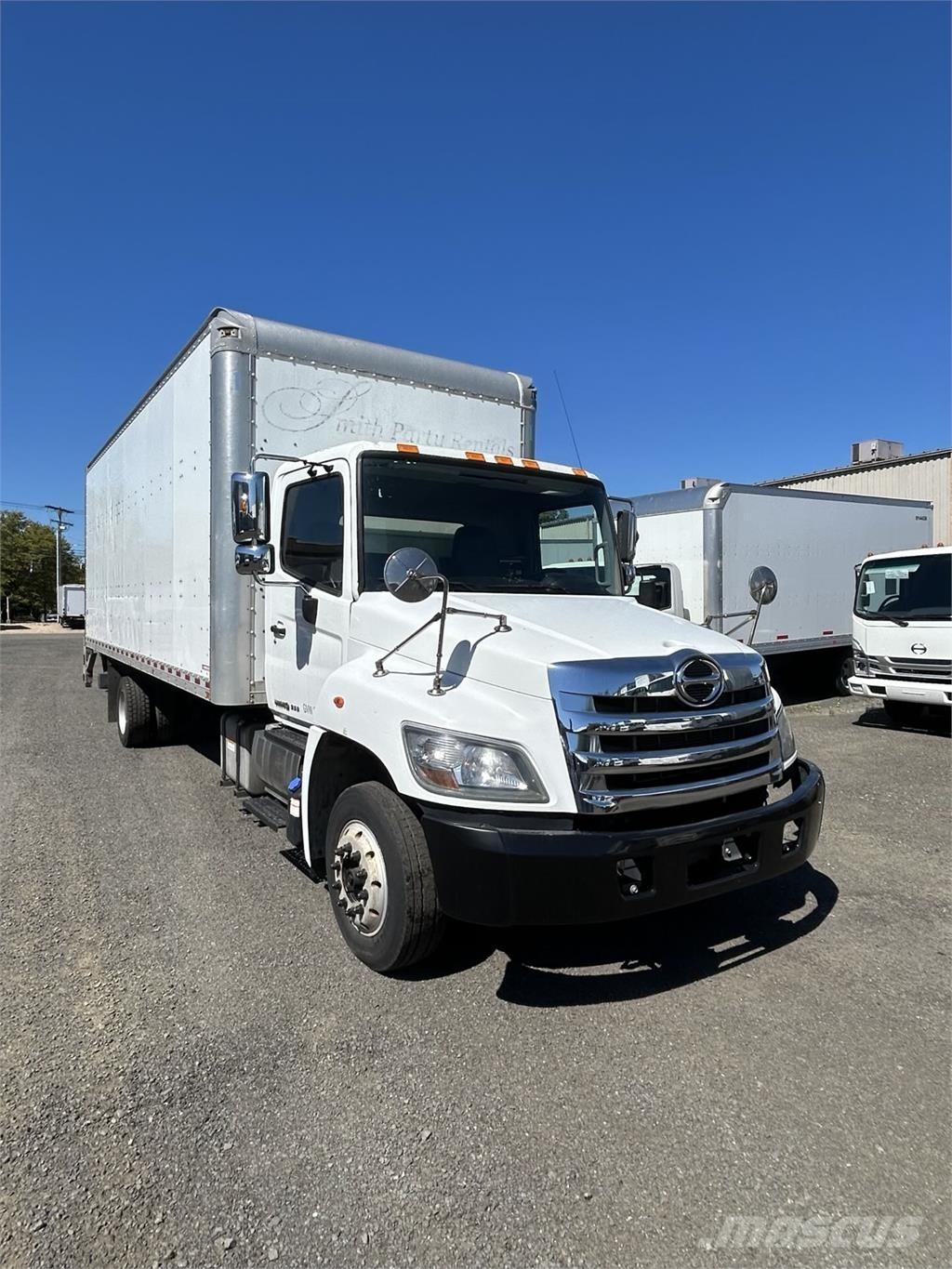Hino 258ALP Tovornjaki zabojniki